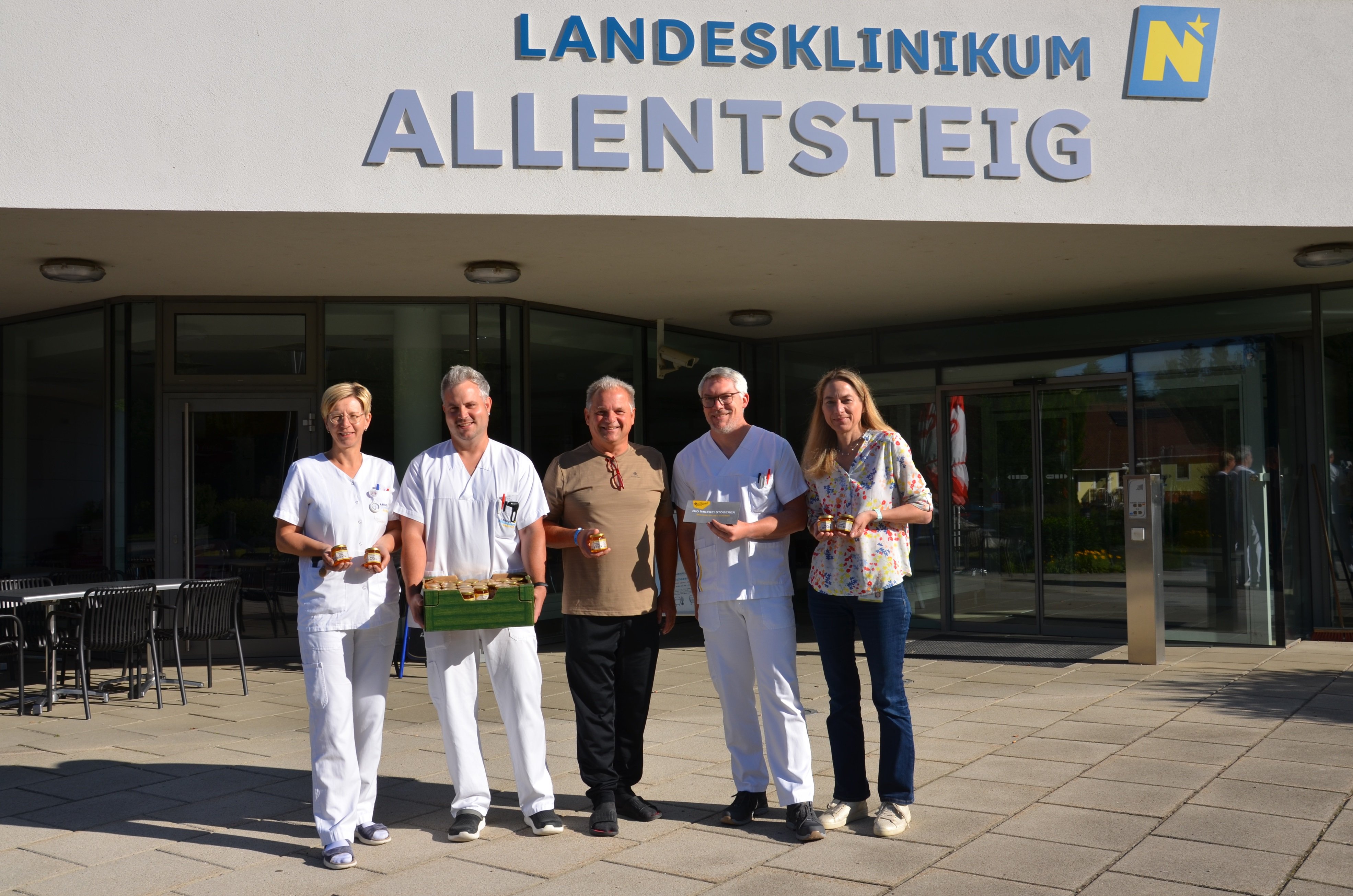 Gruppenbild vor dem LK Allentsteig